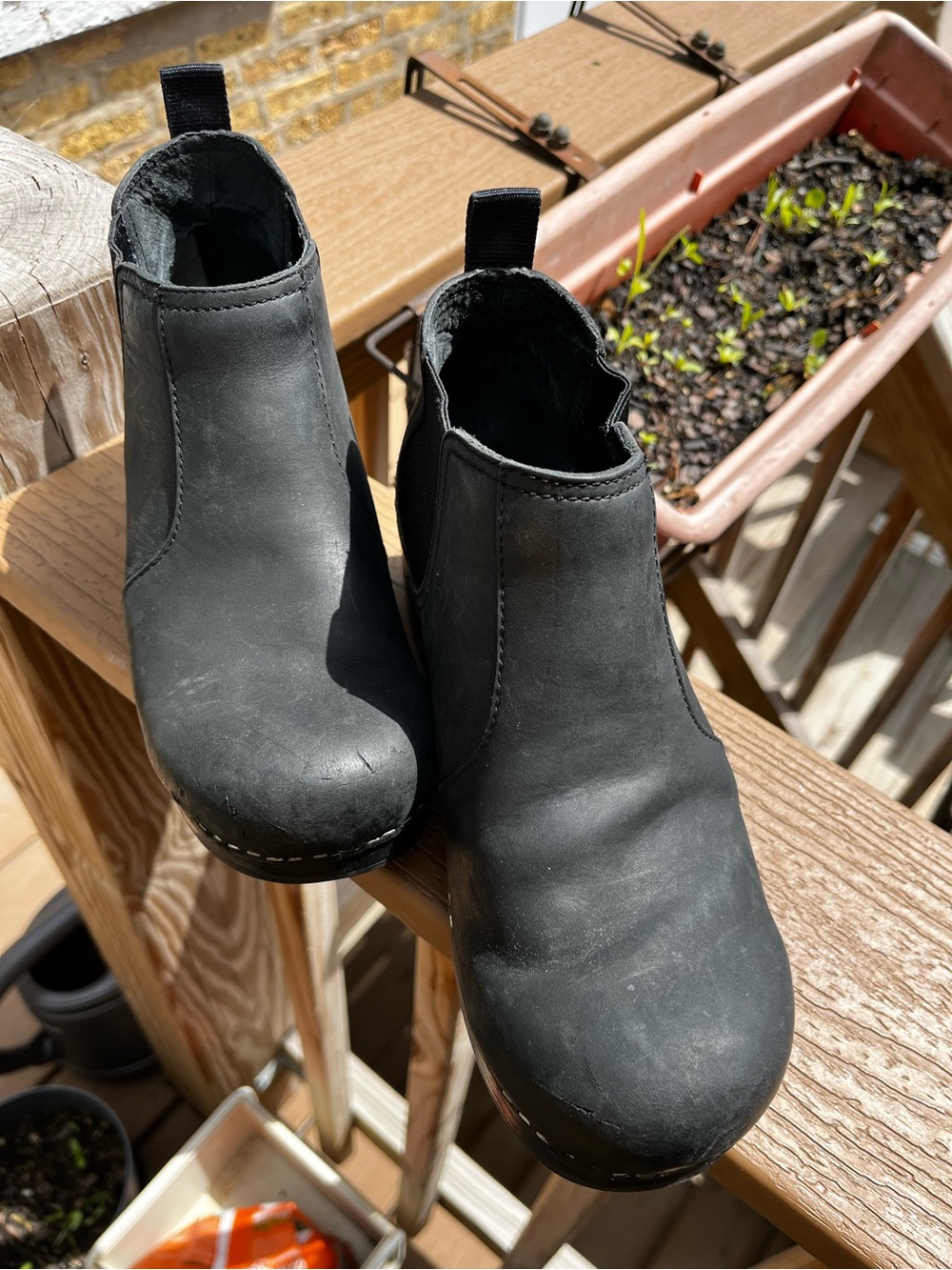Dansko Black Women's Chelsea Ankle Booties Sz 37 6.5-7 wear in toe but very cute